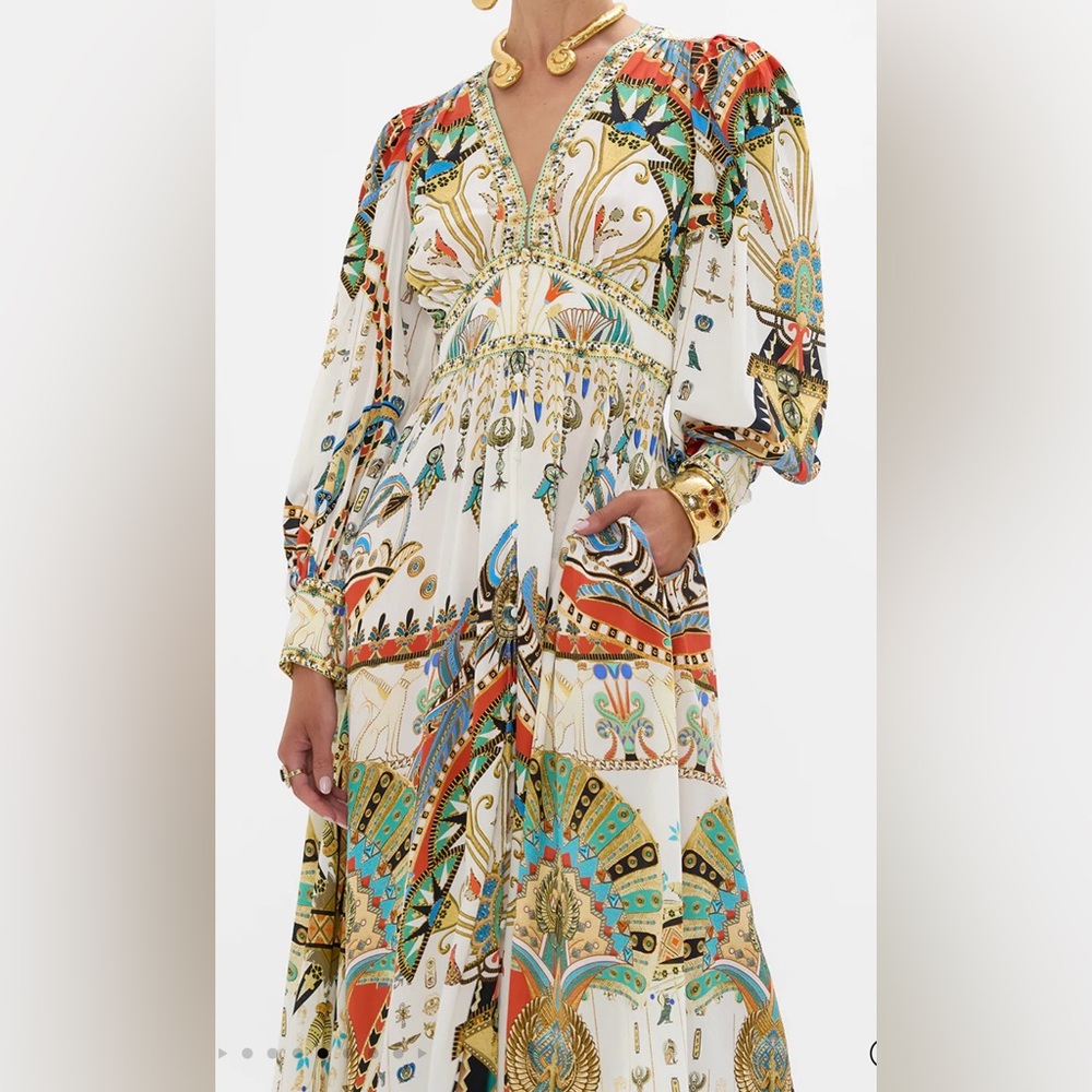 Valley Of The Queens Flowy Shaped Waistband Dress With Gathered Sleeves - Picture 6 of 9